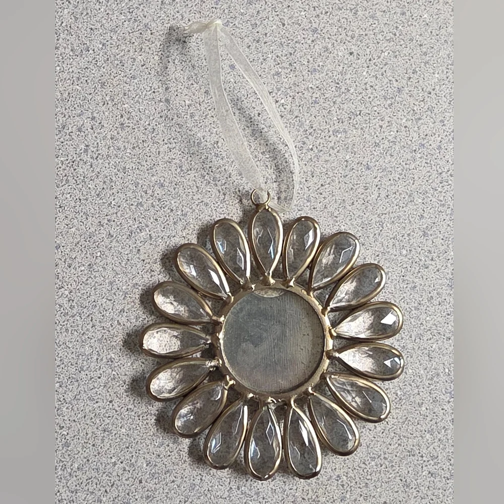 Papyrus Faceted Petal Flower Frame Ornament